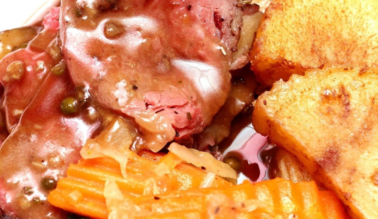 Slow-roasted-beef-brisket-with-potatoes-and-onions