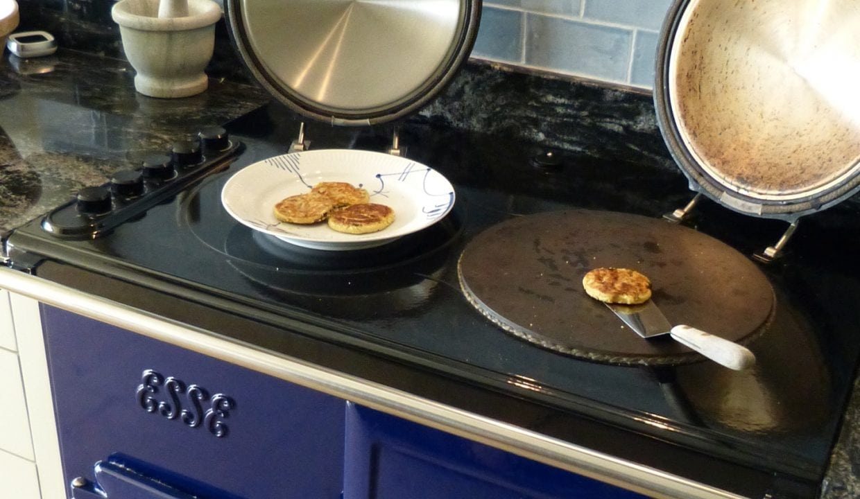 welsh-cakes-on-an-esse-cooker