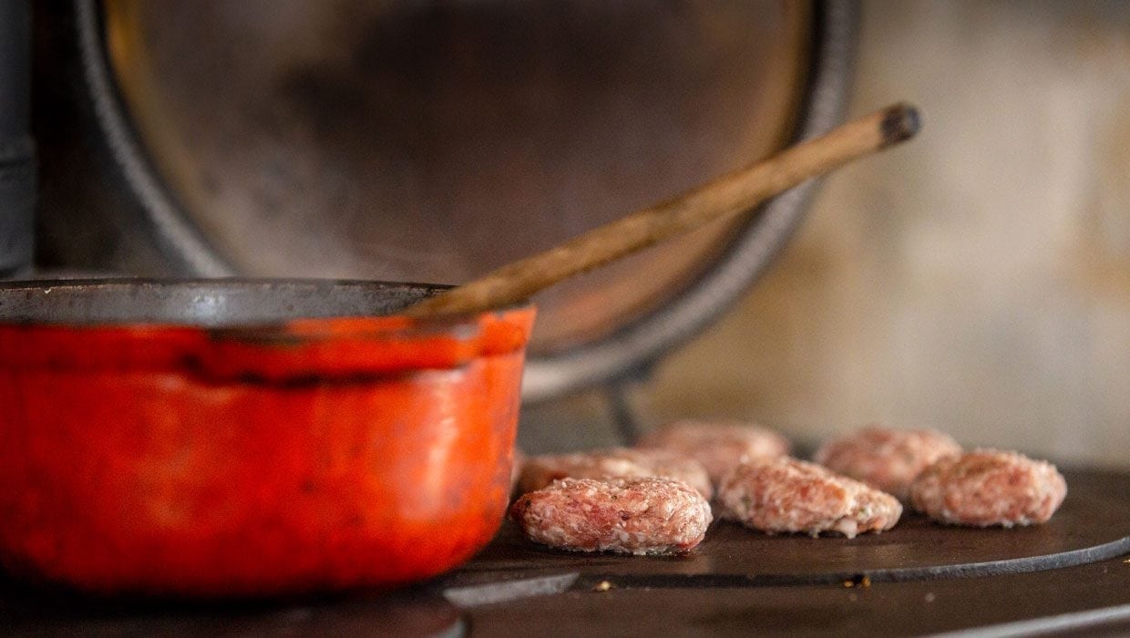 tomato sauce cooking on the ESSE Ironheart hotplate