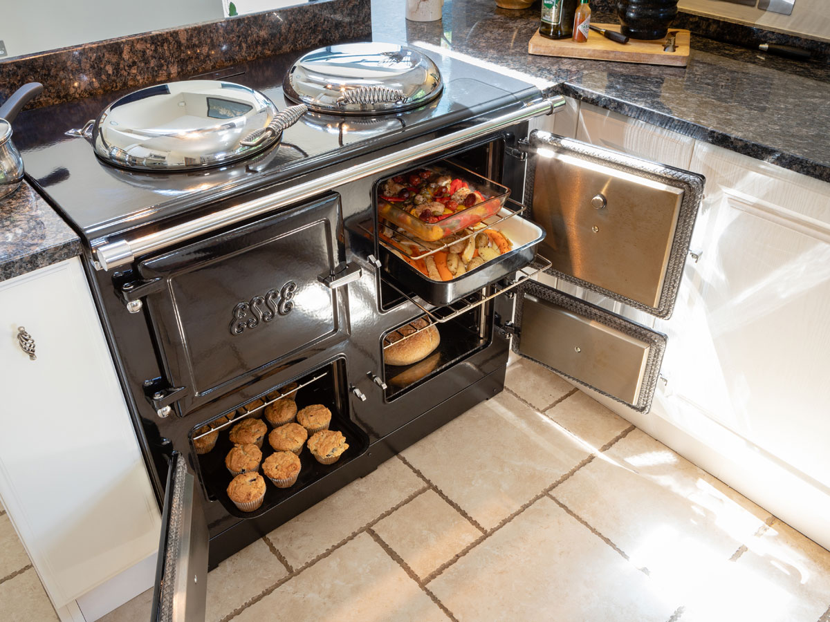 The ESSE 990 is a stunning induction range cooker
