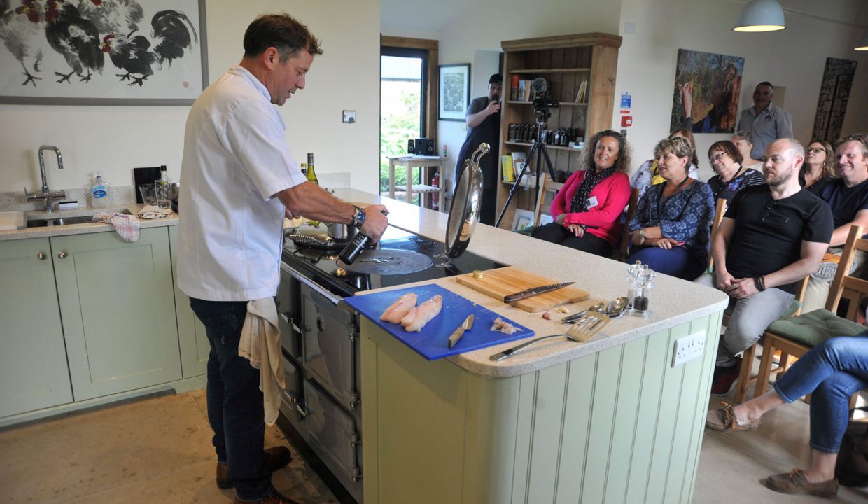 Matt Tebbut ESSE 990 EL cookery demo