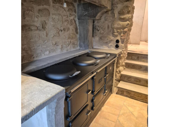 esse 1600 t angled stone kitchen