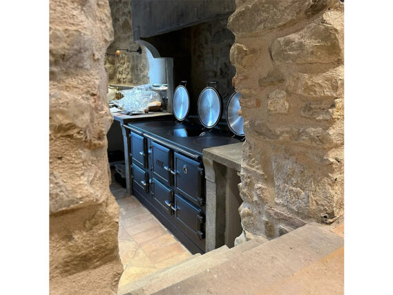 esse 1600 t stone kitchen bolster lids open